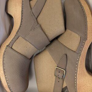 Dansko Lucia Milled Nubuck, Size 38, BRAND NEW